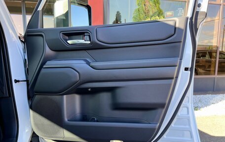 Toyota Land Cruiser Prado, 2024 год, 10 190 000 рублей, 25 фотография
