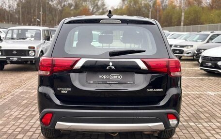 Mitsubishi Outlander III рестайлинг 3, 2018 год, 1 701 000 рублей, 6 фотография