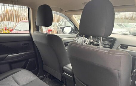 Mitsubishi Outlander III рестайлинг 3, 2018 год, 1 701 000 рублей, 11 фотография