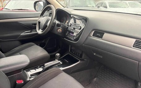 Mitsubishi Outlander III рестайлинг 3, 2018 год, 1 701 000 рублей, 12 фотография