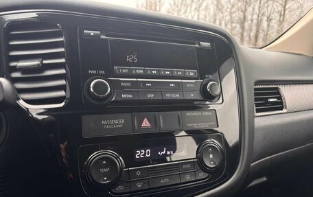 Mitsubishi Outlander III рестайлинг 3, 2018 год, 1 701 000 рублей, 15 фотография