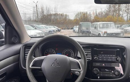 Mitsubishi Outlander III рестайлинг 3, 2018 год, 1 701 000 рублей, 14 фотография