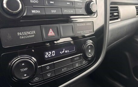 Mitsubishi Outlander III рестайлинг 3, 2018 год, 1 701 000 рублей, 16 фотография