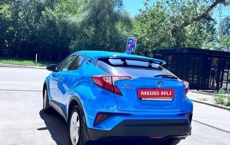 Toyota C-HR I рестайлинг, 2019 год, 2 650 000 рублей, 5 фотография