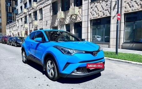 Toyota C-HR I рестайлинг, 2019 год, 2 650 000 рублей, 9 фотография