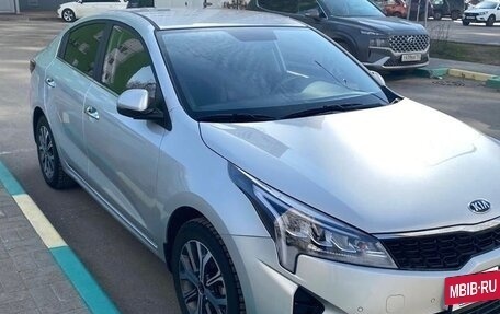 KIA Rio IV, 2021 год, 1 820 000 рублей, 3 фотография