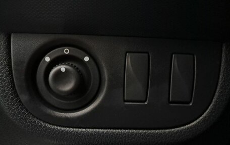 Renault Logan II, 2019 год, 1 150 000 рублей, 14 фотография