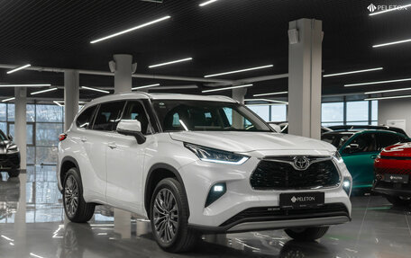 Toyota Highlander, 2025 год, 6 150 000 рублей, 2 фотография