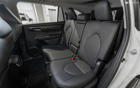 Toyota Highlander, 2025 год, 6 150 000 рублей, 13 фотография