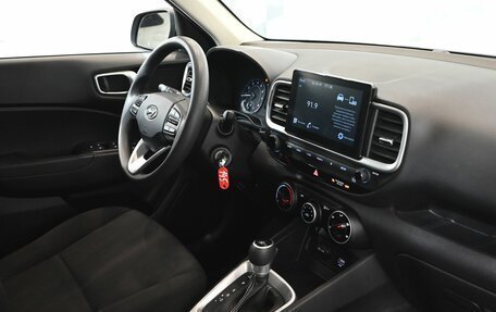 Hyundai Venue I, 2019 год, 1 980 000 рублей, 13 фотография