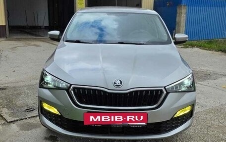 Skoda Rapid II, 2021 год, 1 550 000 рублей, 2 фотография