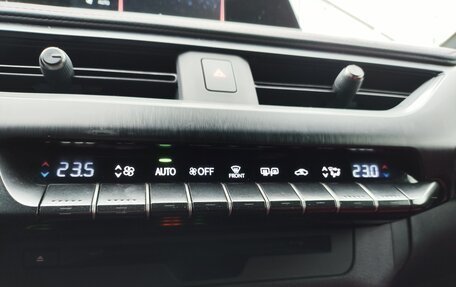 Lexus UX I, 2019 год, 2 749 000 рублей, 22 фотография