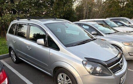 Opel Zafira B, 2012 год, 3 фотография