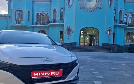 Hyundai Elantra, 2021 год, 1 900 000 рублей, 1 фотография