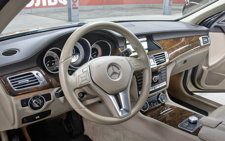 Mercedes-Benz CLS, 2012 год, 2 450 000 рублей, 15 фотография