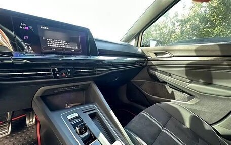 Volkswagen Golf VIII, 2022 год, 2 100 000 рублей, 12 фотография