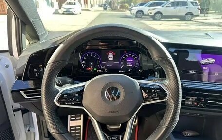 Volkswagen Golf VIII, 2022 год, 2 100 000 рублей, 8 фотография