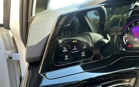 Volkswagen Golf VIII, 2022 год, 2 100 000 рублей, 9 фотография