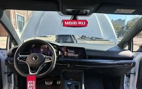 Volkswagen Golf VIII, 2022 год, 2 100 000 рублей, 7 фотография