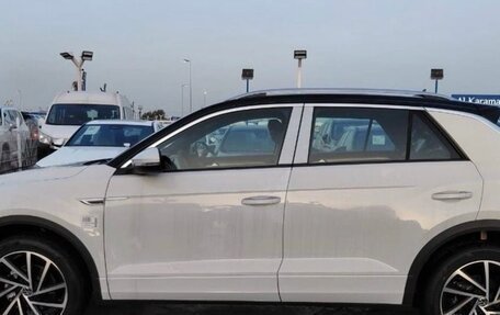 Volkswagen T-Roc I, 2025 год, 2 500 000 рублей, 2 фотография