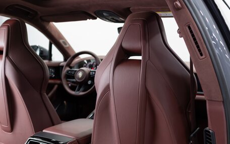 Porsche Panamera, 2025 год, 28 690 000 рублей, 30 фотография