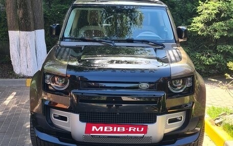 Land Rover Defender II, 2021 год, 9 900 000 рублей, 3 фотография