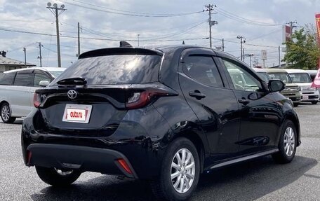 Toyota Yaris, 2022 год, 850 000 рублей, 4 фотография