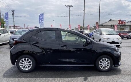 Toyota Yaris, 2022 год, 850 000 рублей, 7 фотография