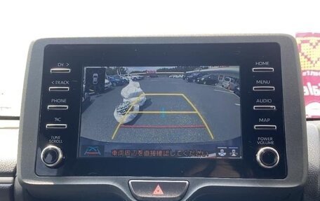 Toyota Yaris, 2022 год, 850 000 рублей, 11 фотография