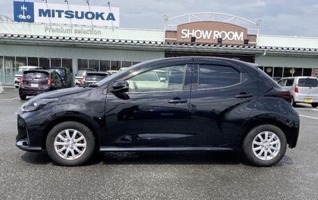 Toyota Yaris, 2022 год, 850 000 рублей, 8 фотография