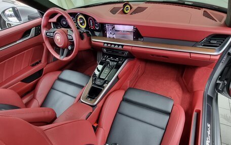 Porsche 911, 2023 год, 27 300 000 рублей, 8 фотография