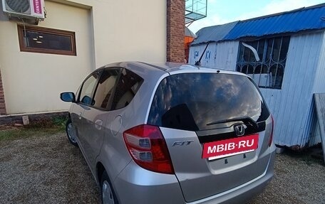 Honda Fit III, 2010 год, 635 000 рублей, 2 фотография
