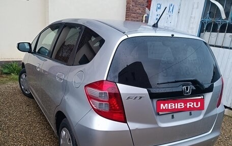 Honda Fit III, 2010 год, 635 000 рублей, 8 фотография