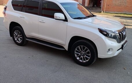 Toyota Land Cruiser Prado 150 рестайлинг 2, 2016 год, 4 100 000 рублей, 10 фотография