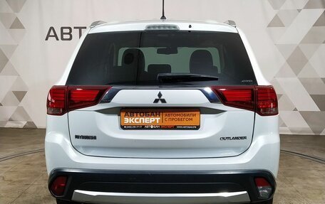 Mitsubishi Outlander III рестайлинг 3, 2016 год, 1 558 000 рублей, 5 фотография