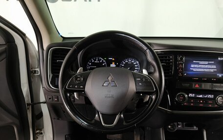 Mitsubishi Outlander III рестайлинг 3, 2016 год, 1 558 000 рублей, 13 фотография