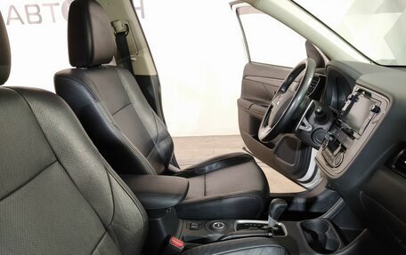 Mitsubishi Outlander III рестайлинг 3, 2016 год, 1 558 000 рублей, 19 фотография