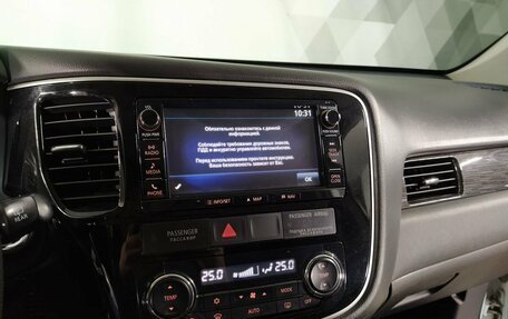 Mitsubishi Outlander III рестайлинг 3, 2016 год, 1 558 000 рублей, 16 фотография