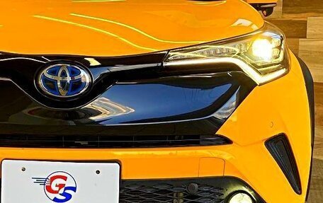 Toyota C-HR I рестайлинг, 2017 год, 1 839 000 рублей, 10 фотография