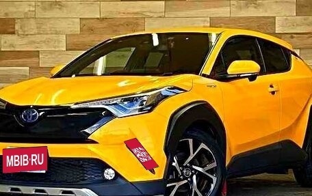 Toyota C-HR I рестайлинг, 2017 год, 1 839 000 рублей, 9 фотография