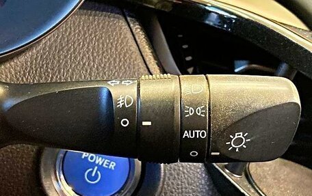 Toyota C-HR I рестайлинг, 2017 год, 1 839 000 рублей, 18 фотография