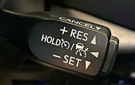 Toyota C-HR I рестайлинг, 2017 год, 1 839 000 рублей, 19 фотография