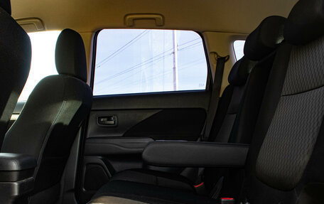 Mitsubishi Outlander III рестайлинг 3, 2014 год, 1 569 000 рублей, 10 фотография