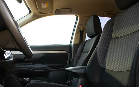 Mitsubishi Outlander III рестайлинг 3, 2014 год, 1 569 000 рублей, 9 фотография