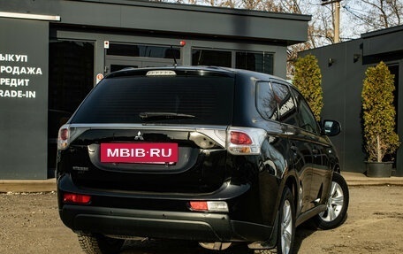 Mitsubishi Outlander III рестайлинг 3, 2014 год, 1 569 000 рублей, 3 фотография