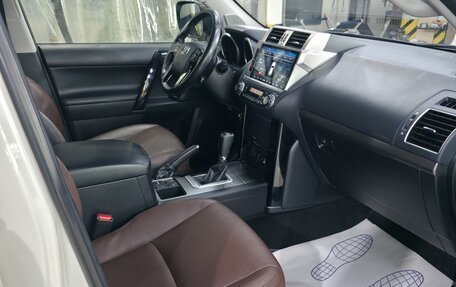 Toyota Land Cruiser Prado 150 рестайлинг 2, 2017 год, 4 400 000 рублей, 7 фотография