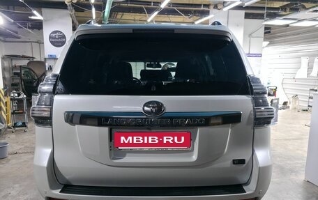 Toyota Land Cruiser Prado 150 рестайлинг 2, 2017 год, 4 400 000 рублей, 4 фотография