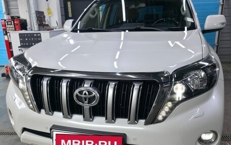 Toyota Land Cruiser Prado 150 рестайлинг 2, 2017 год, 4 400 000 рублей, 5 фотография