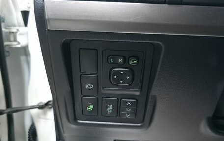 Toyota Land Cruiser Prado 150 рестайлинг 2, 2017 год, 4 400 000 рублей, 9 фотография