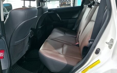 Toyota Land Cruiser Prado 150 рестайлинг 2, 2017 год, 4 400 000 рублей, 13 фотография